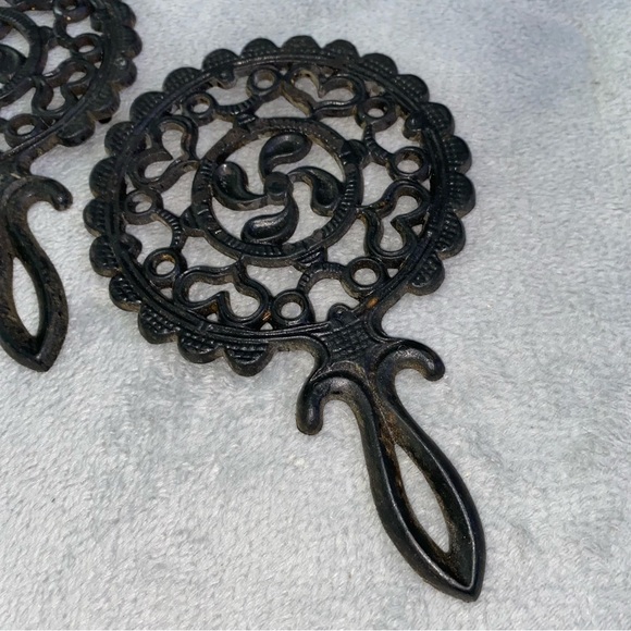 Vintage Plastic Trivets - Picture 2 of 6